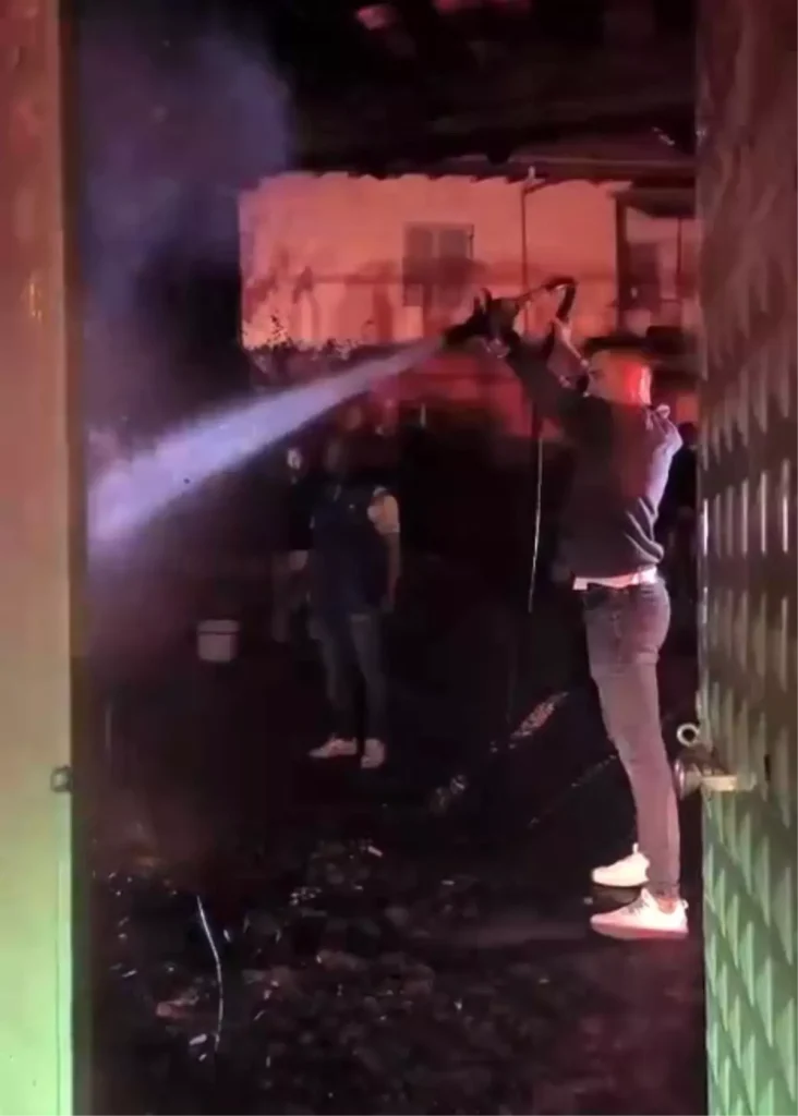 Çankırı’da Ev Yangını İtfaiye Ekiplerince Söndürüldü