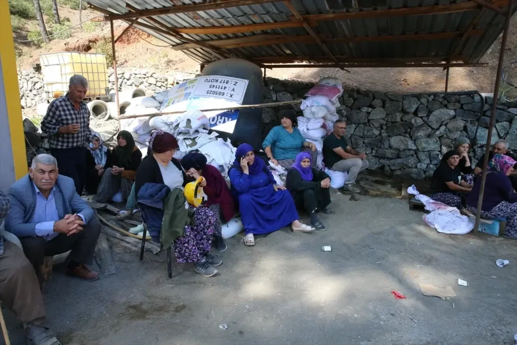 Madende Mahsur Kalan İşçiler İçin Çalışmalar Devam Ediyor