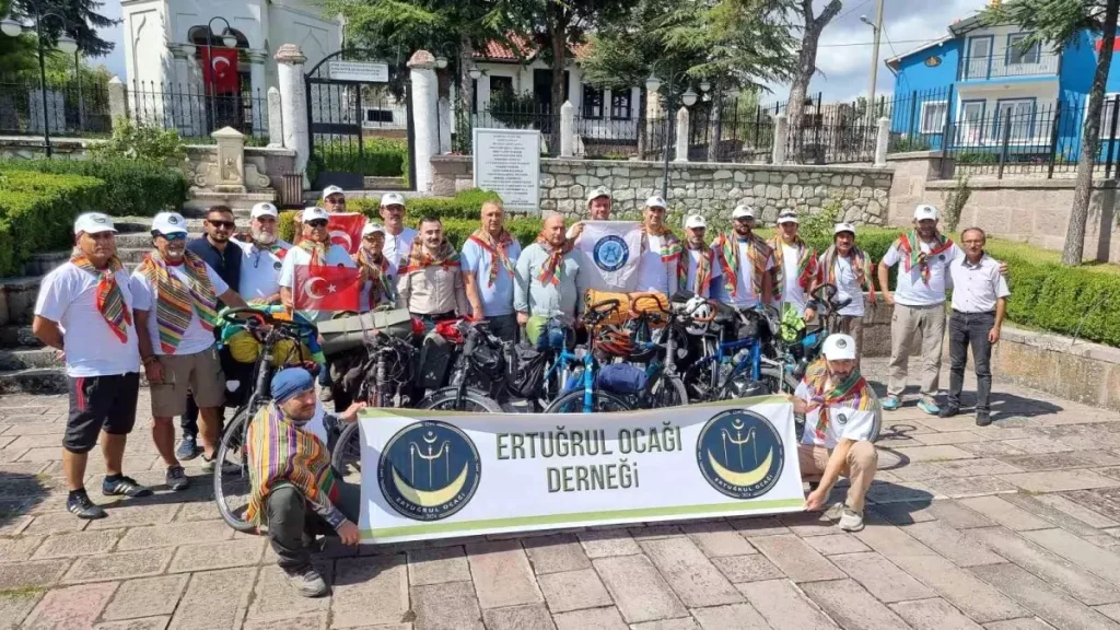 Tarihi Göç Yolculuğu: Bisikletçiler Yola Çıktı