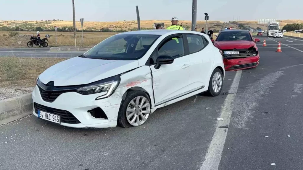 Edirne’de Otomobil Çarpışması: 1 Yaralı