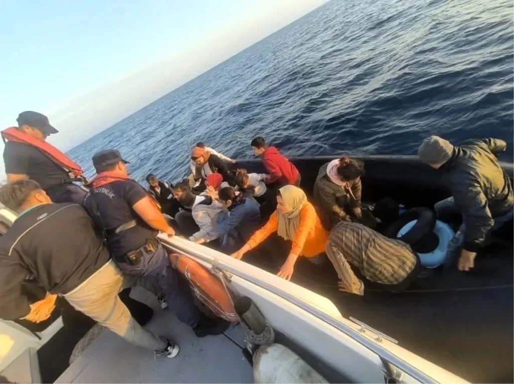 Ege Denizi’nde Kaçış Son Buldu: 58 Göçmen Yakalandı