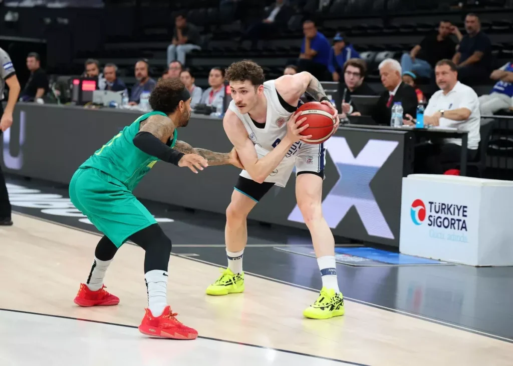 Anadolu Efes, Sezona Galibiyetle Başladı