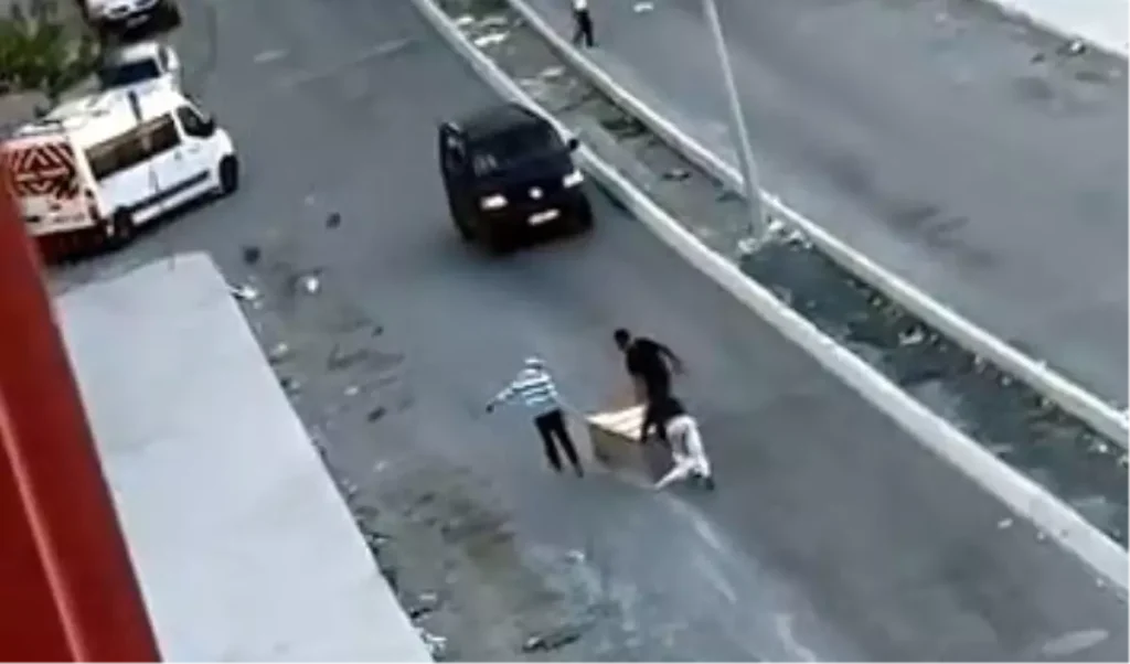 Esenyurt’ta Göz Göze Geldi: Metal Dolap Hırsızlığı!