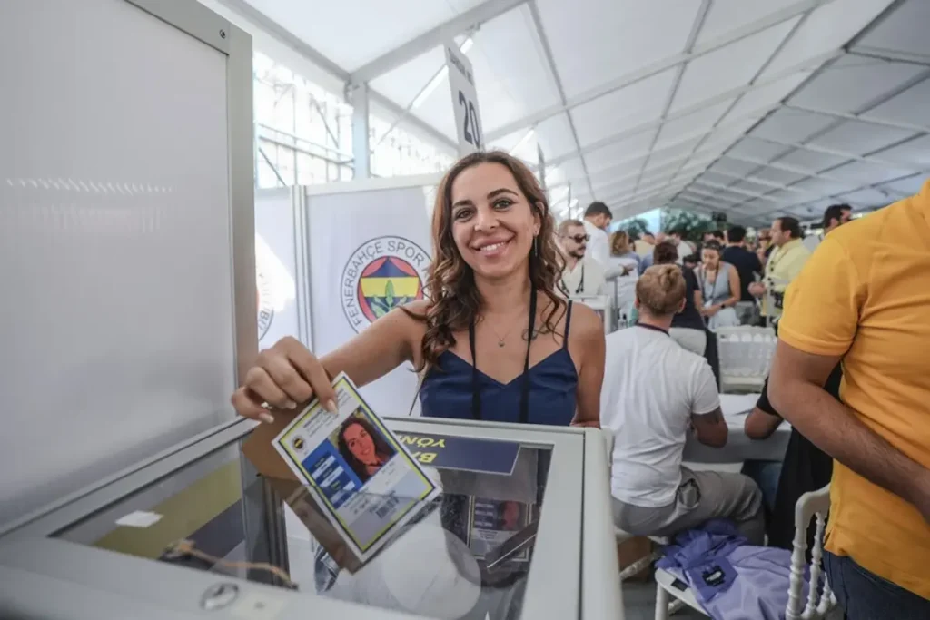 Fenerbahçe’de Tarihi Seçim: 24 Bin 800 Kişi Oy Kullandı