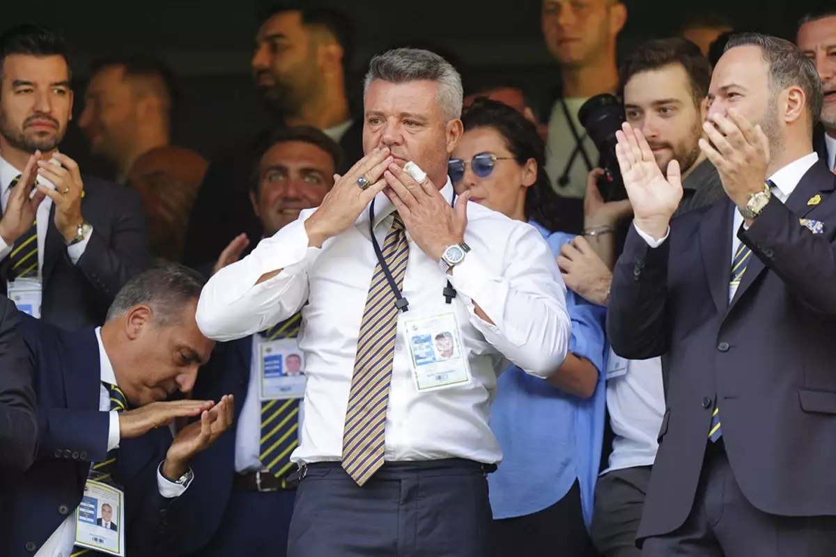 Fenerbahçe’de Tedesco ile Yollar Ayrılıyor mu?