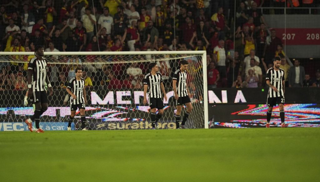 Beşiktaş’ın genç futbolcusundan hakem tepkisi: “Ceza almak istemiyorum ama…”