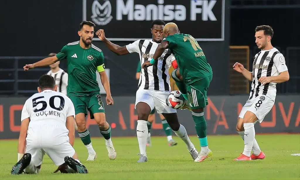 Manisa FK, Esenler Erokspor’a 4-3 mağlup oldu