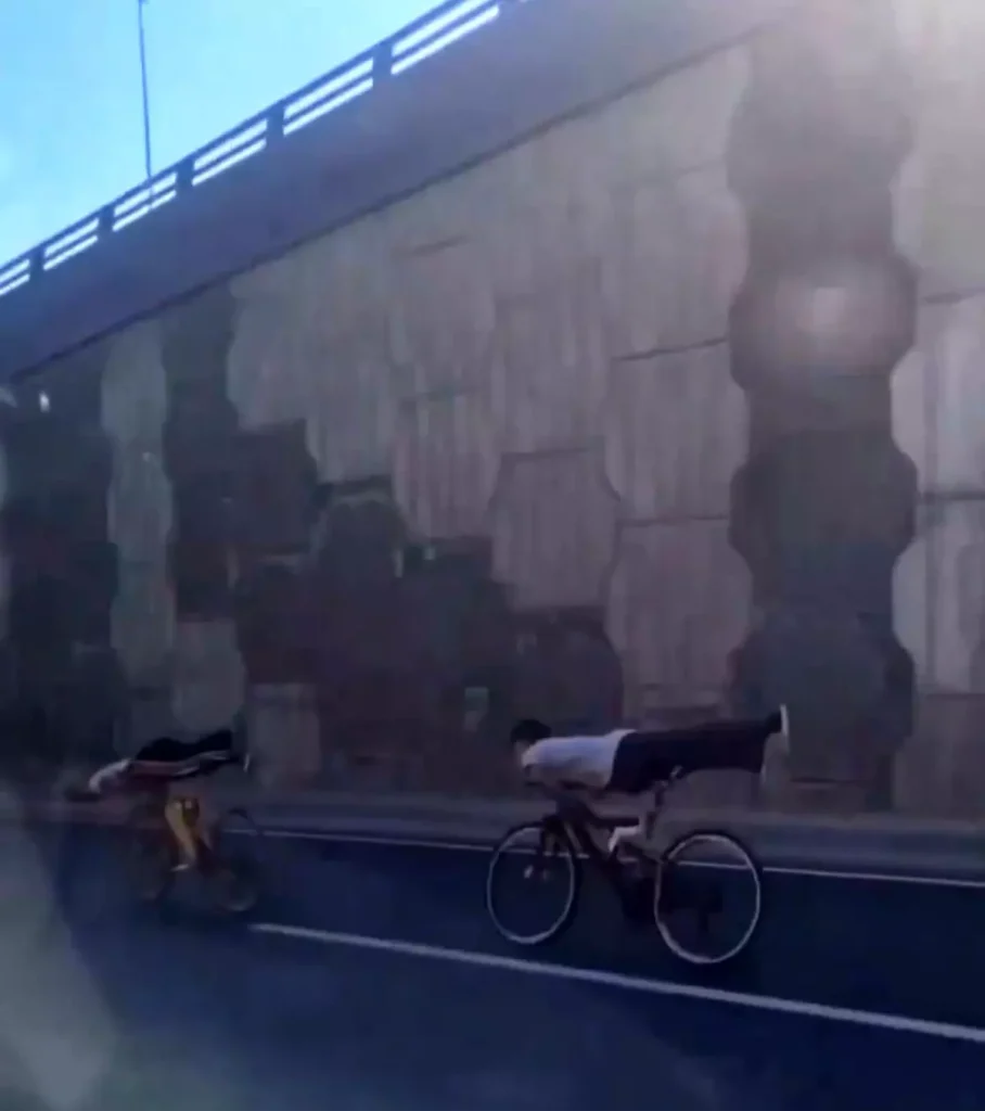 Gaziantep’te Bisikletli Gençlerin Ölümcül Akrobatik Gösterisi