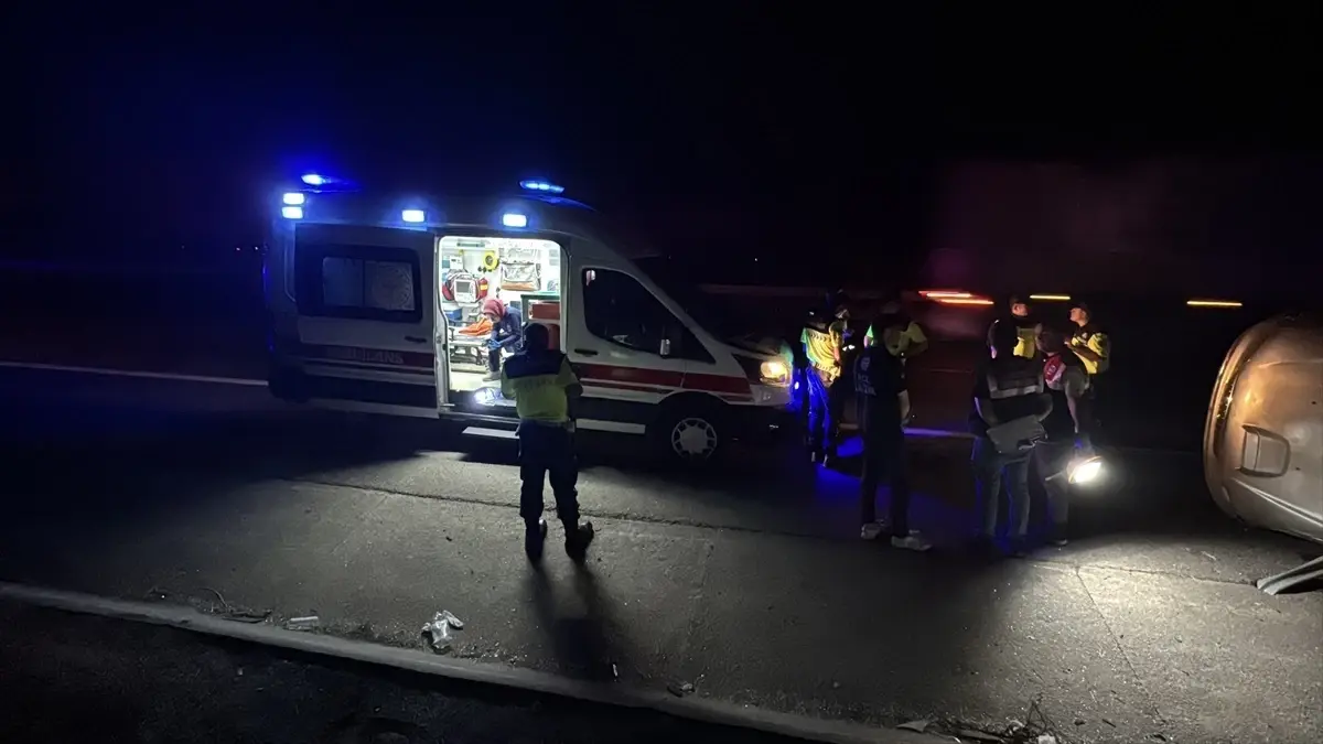 Gaziantep’te Kamyonetin Devrilmesiyle 2 Kişi Hayatını Kaybetti