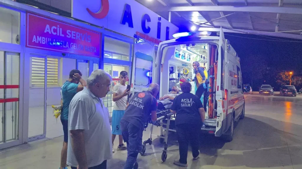 Halı Sahada Taşlı Kavga: Genç Ağır Yaralandı