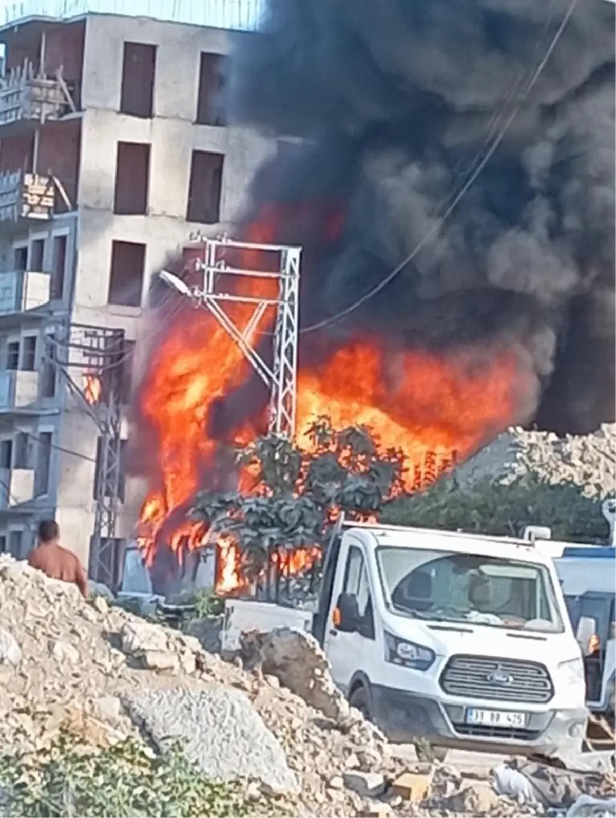 Konteyner Yangını: Hatay’da İşçiler Zarar Gördü