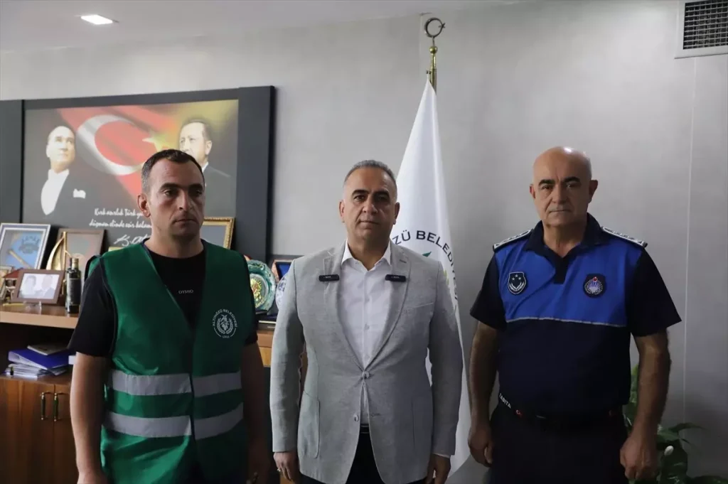 Hatay’da İşçinin Bulduğu Değerli Çanta Sahibine Ulaştı