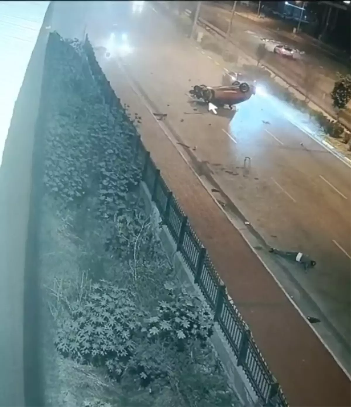 Hatay’da Otomobil Yayalara Çarptı: Güvenlik Kamerası Görüntüleri Ortaya Çıktı