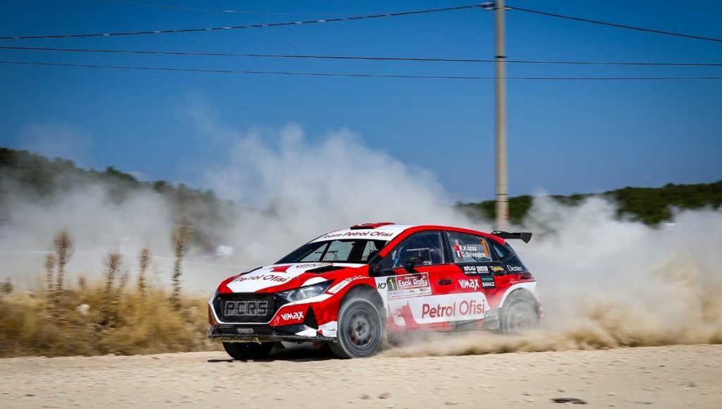 Kerem Kazaz şampiyona liderliğine devam ediyor