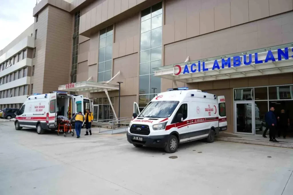 Yüksekten Düşen İşçi Ağır Yaralandı