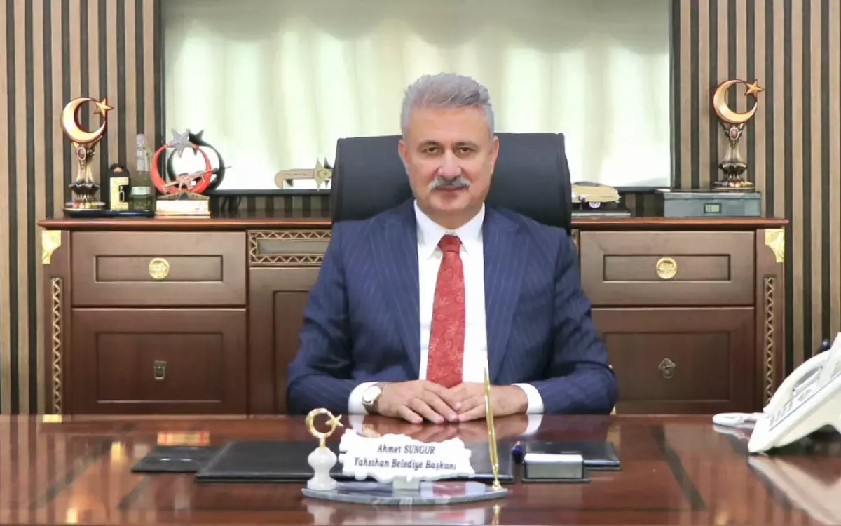 Belediye Başkanı İcbar Yoluyla İrtikap Soruşturmasında Adliyede