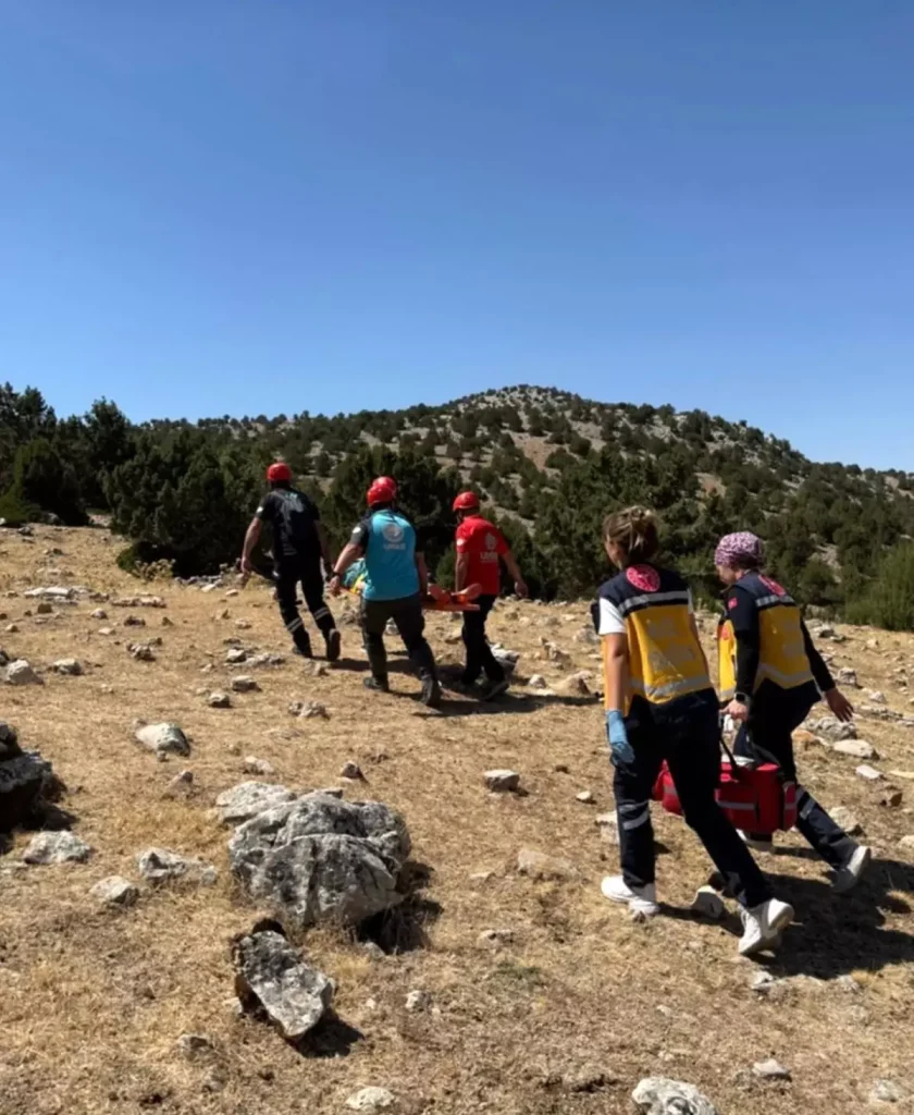 Isparta’da Kayalıklardan Düşen Kadın UMKE ile Kurtarıldı