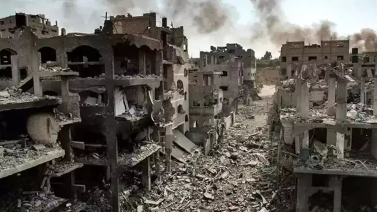 İsrail Ordusu Gazze’de UNRWA’ya Bağlı 10 Binayı Bombaladı