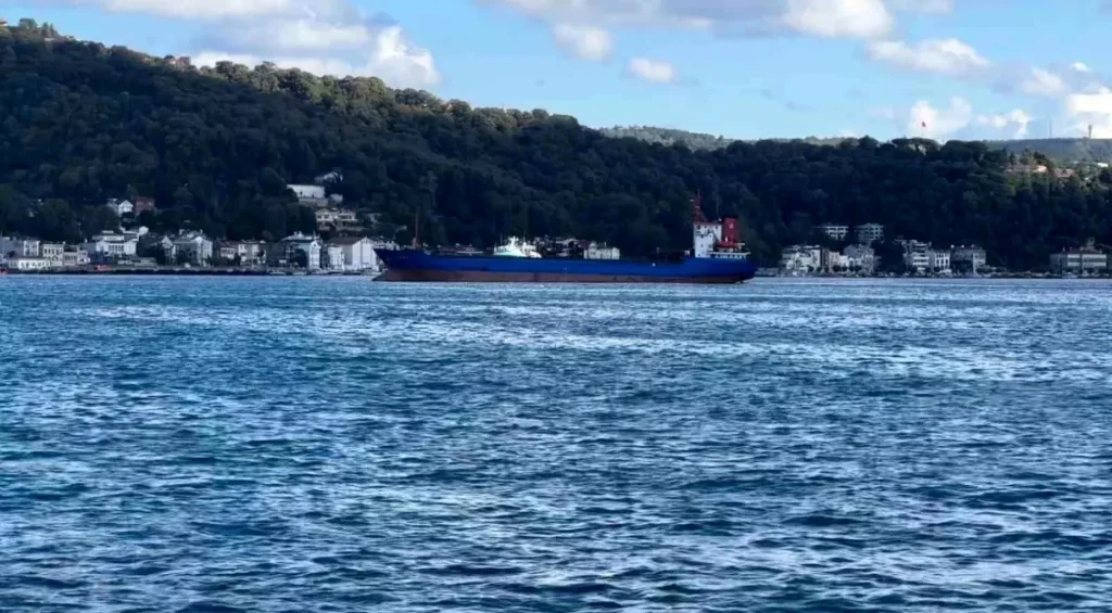 İstanbul Boğazı’nda Kargo Gemisi Makine Arızası Yaptı