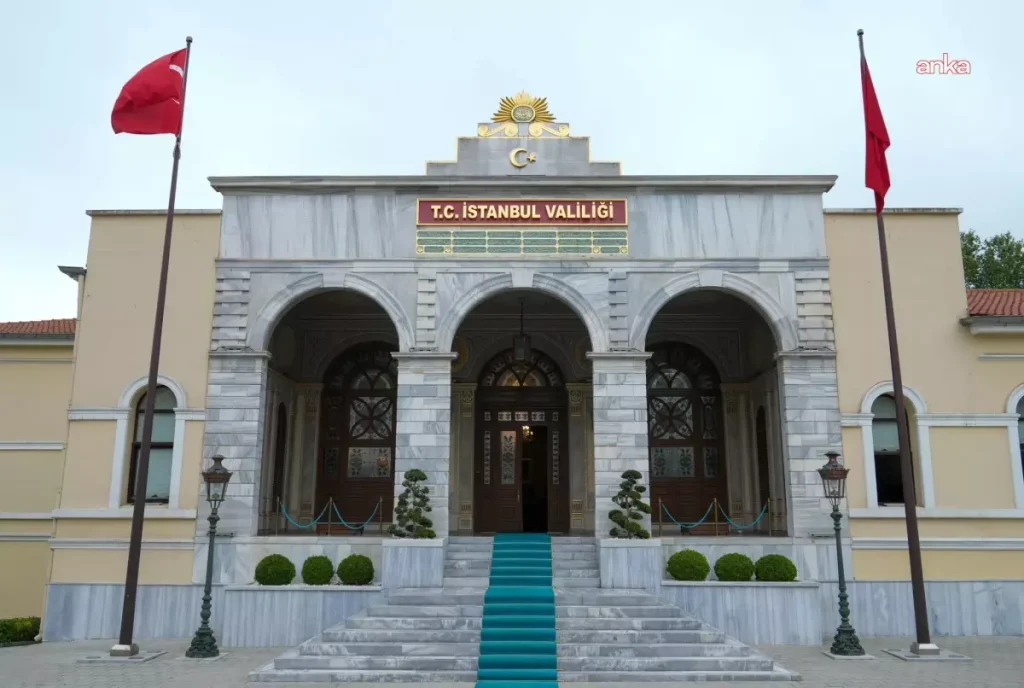 İstanbul’da Enrico Macias Konseri Protesto Nedeniyle Yasaklandı