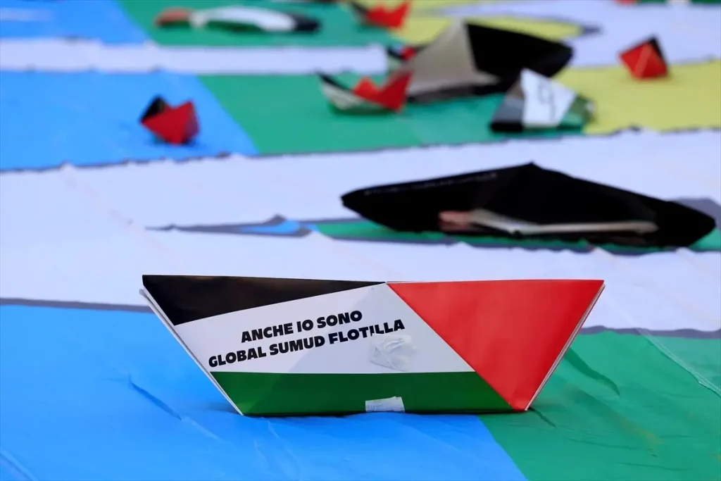 İtalya’da Küresel Sumud Filosu’na Destek Gösterileri
