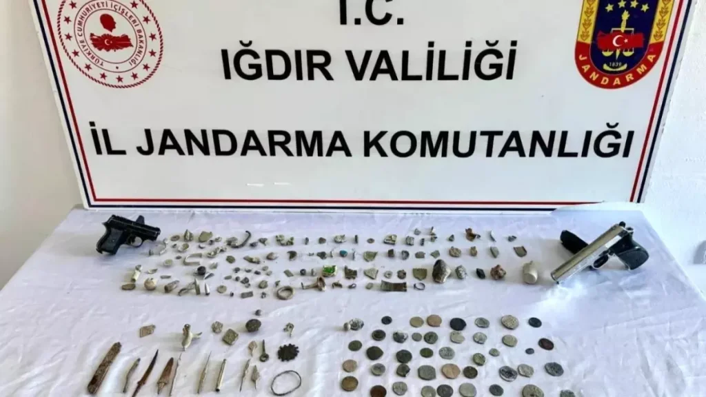 Tarihi Eser ve Silah Kaçakçılığına Büyük Darbe