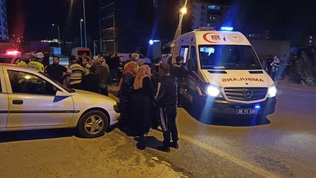 Kahramankazan’da Otomobil Kazası: 3 Kişi Yaralandı