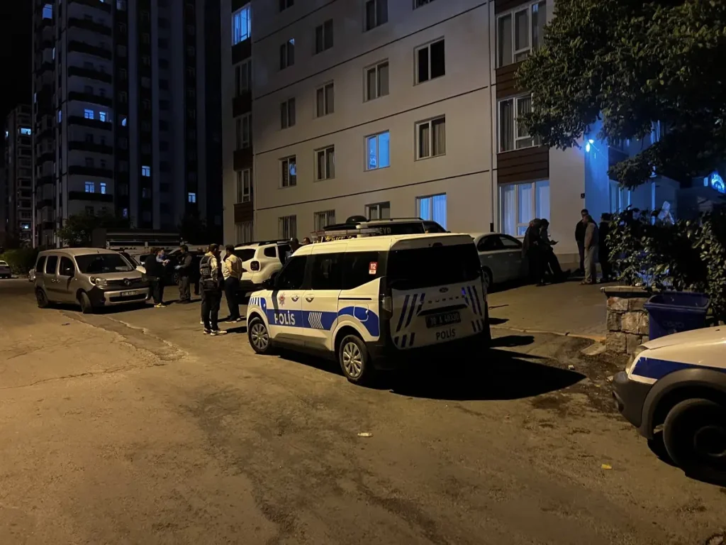 “12 Yaşında Üvey Babasını Bıçakladığı İddia Edildi”