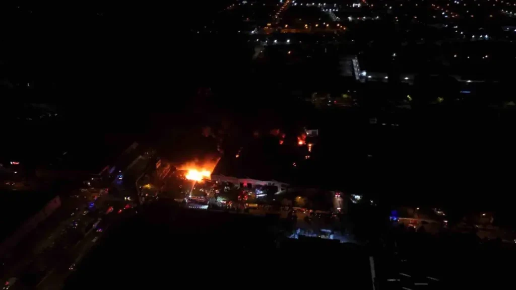 Kayseri’de Tekstil Fabrikası Yangını 4 Saattir Sürüyor