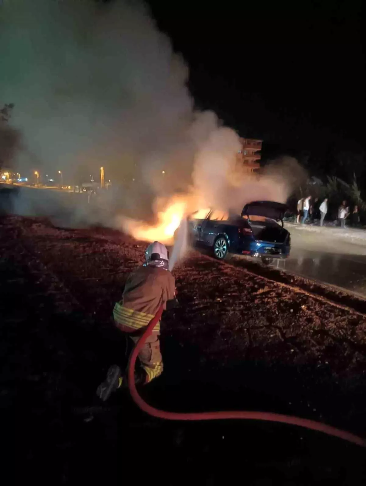 Hatay’da Kaza Sonrası Alevlenen Araç İtfaiye Tarafından Söndürüldü