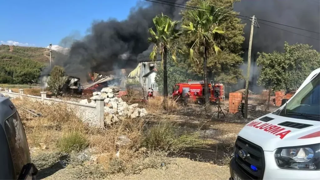 Muğla’da Kereste Depo Yangını Kontrol Altına Alındı