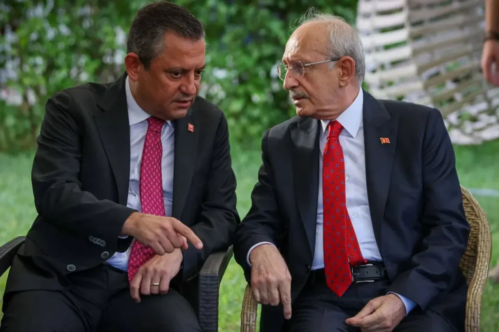 CHP’de Kurultay Davası Erteleniyor: Liderler Buluşuyor