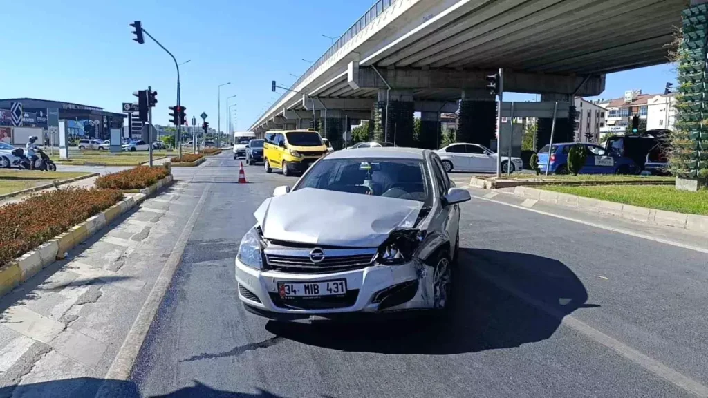 Kırmızı Işık İhlali Kazaya Yol Açtı: 1 Yaralı