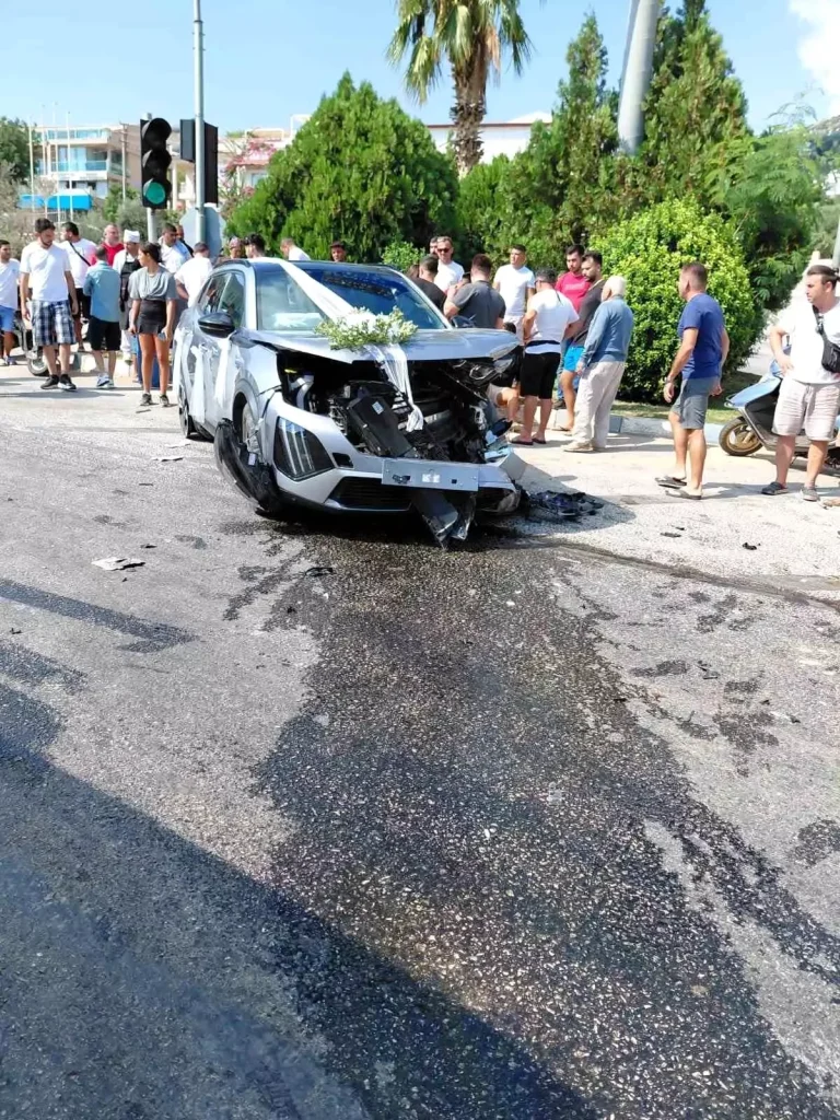 Trafik Kazası Gelin Arabasını Vurdu: 1 Yaralı