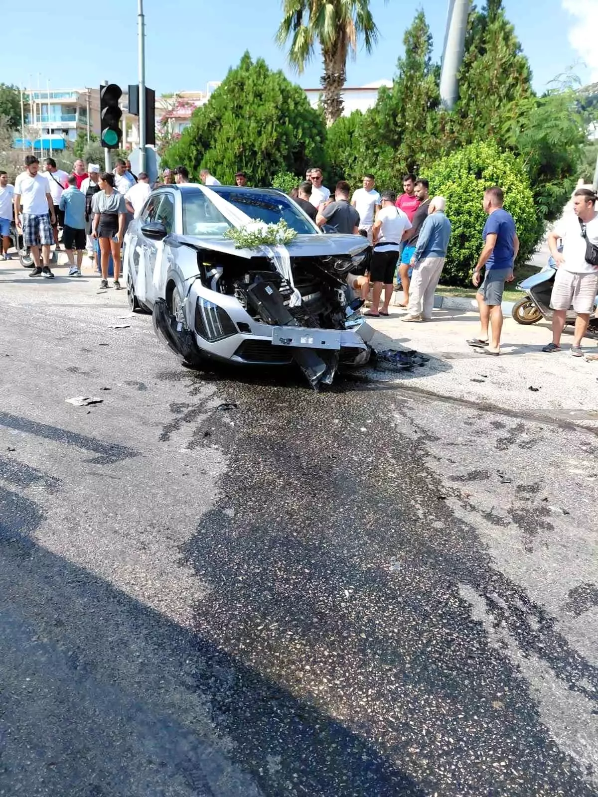 Trafik Kazası Gelin Arabasını Vurdu: 1 Yaralı