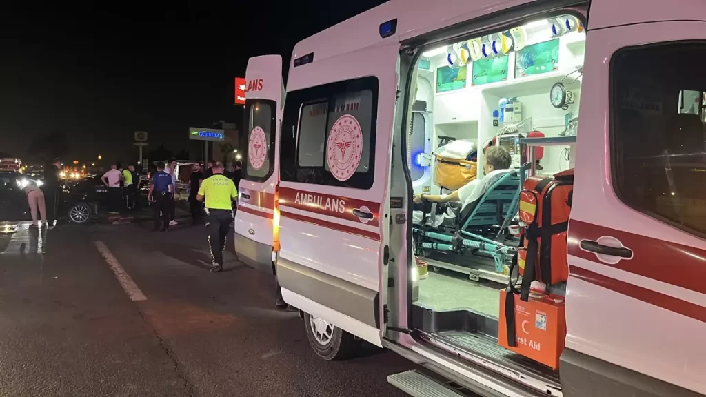 Kocaeli’de Otomobil Çarpışması: 4 Yaralı