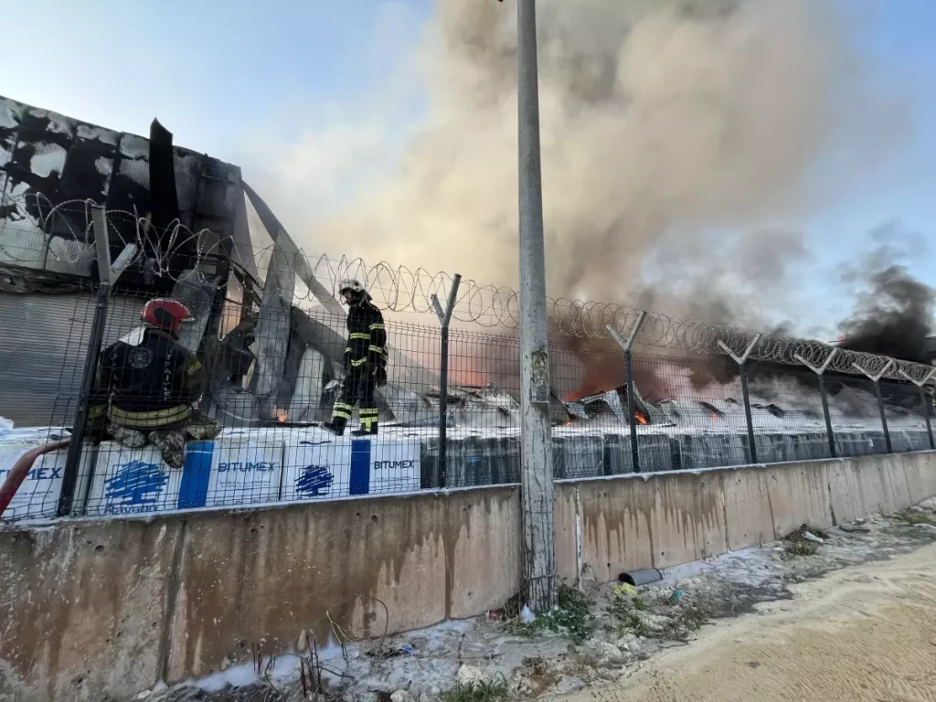 Kocaeli Lojistik Depo Yangını Kontrol Altına Alındı