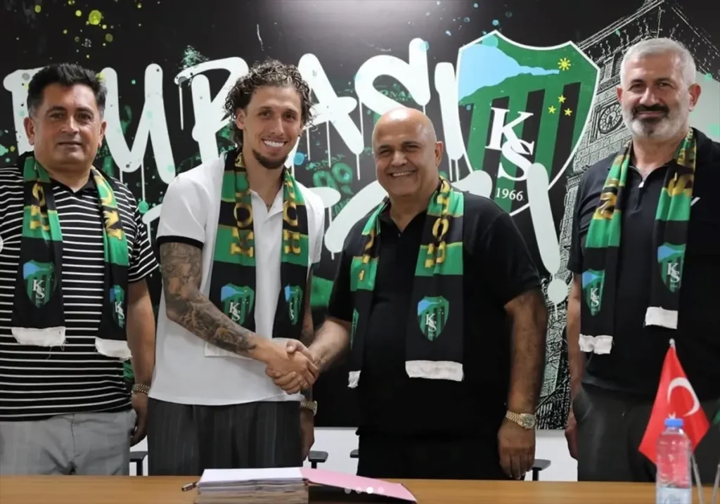 Kocaelispor Yeni Sezon İçin Makedon Kanat Oyuncusunu Transfer Etti