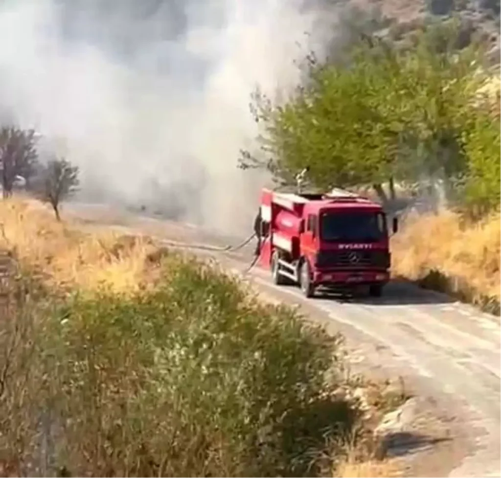 Kömür Beldesinde Korkutan Bahçe Yangınları