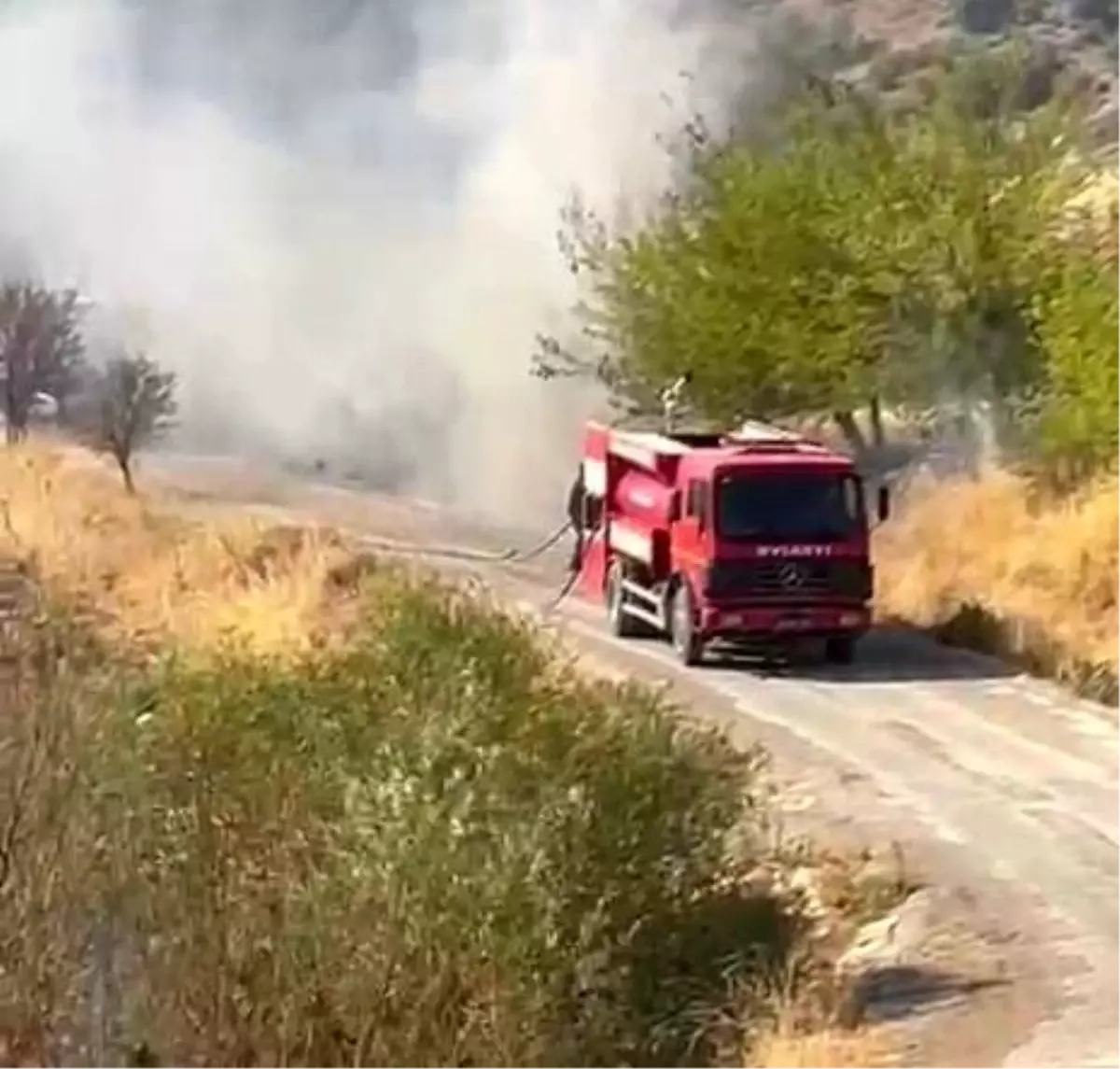 Kömür Beldesinde Korkutan Bahçe Yangınları