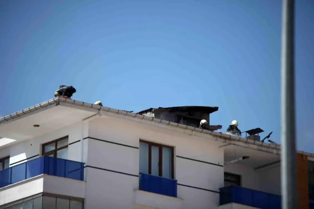 Konya’da 5 Katlı Binada Yangın Paniği