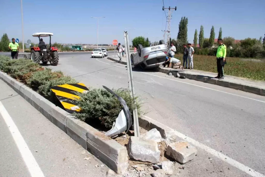 Konya’da Otomobil Devrildi: Sürücü Yaralandı