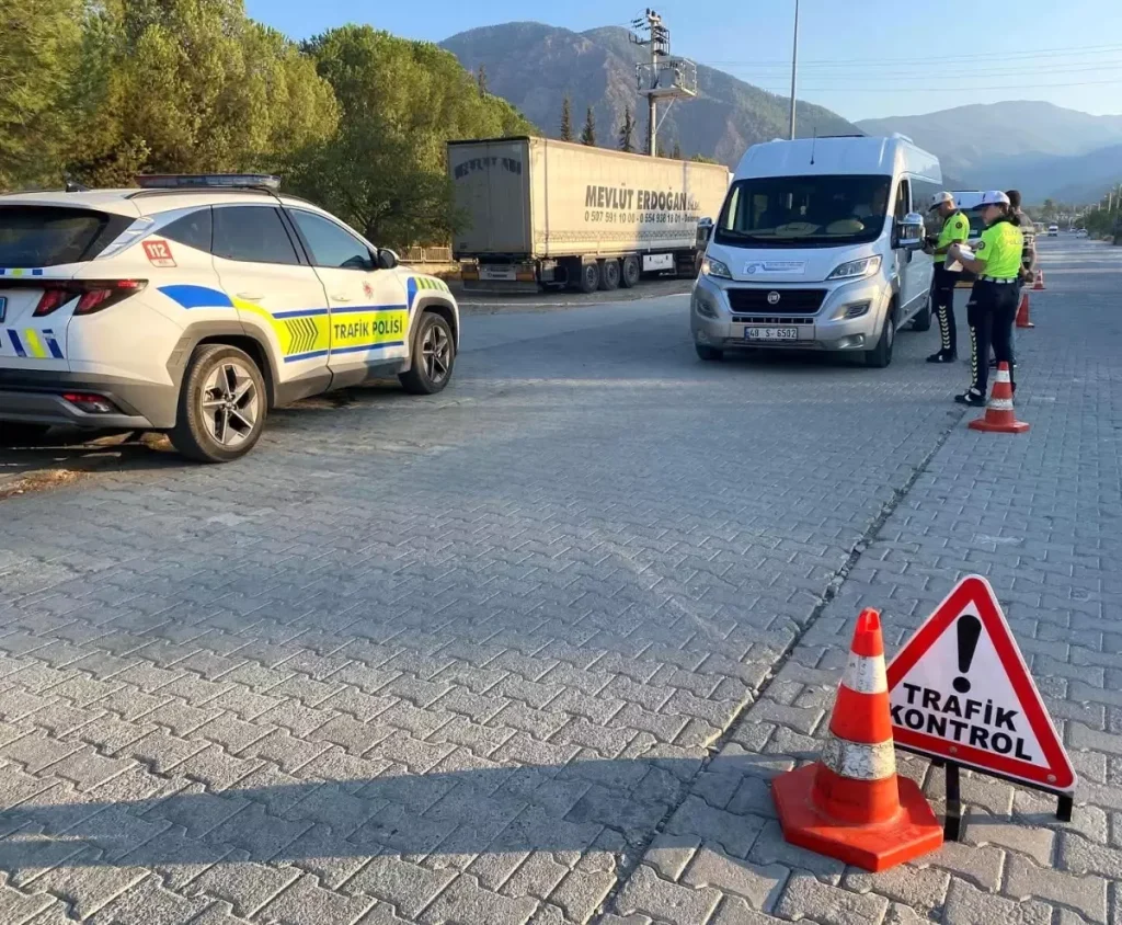 Köyceğiz’de Denetimlerde 9 Araç Sürücüsüne Yüksek Ceza