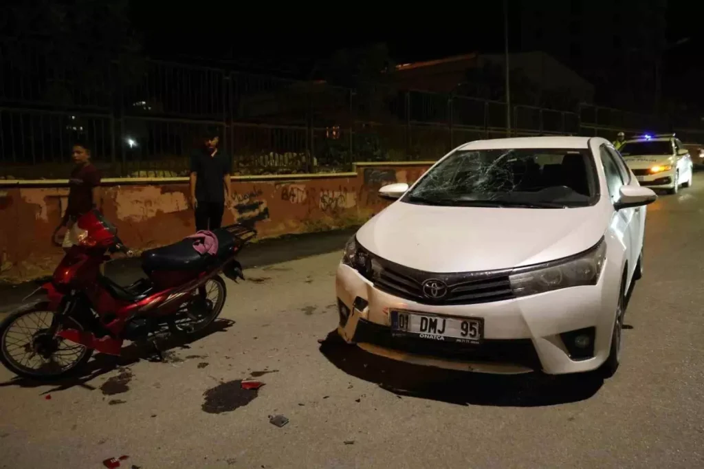 Kozan’da Motosiklet Otomobil Çarpışması: 2 Yaralı