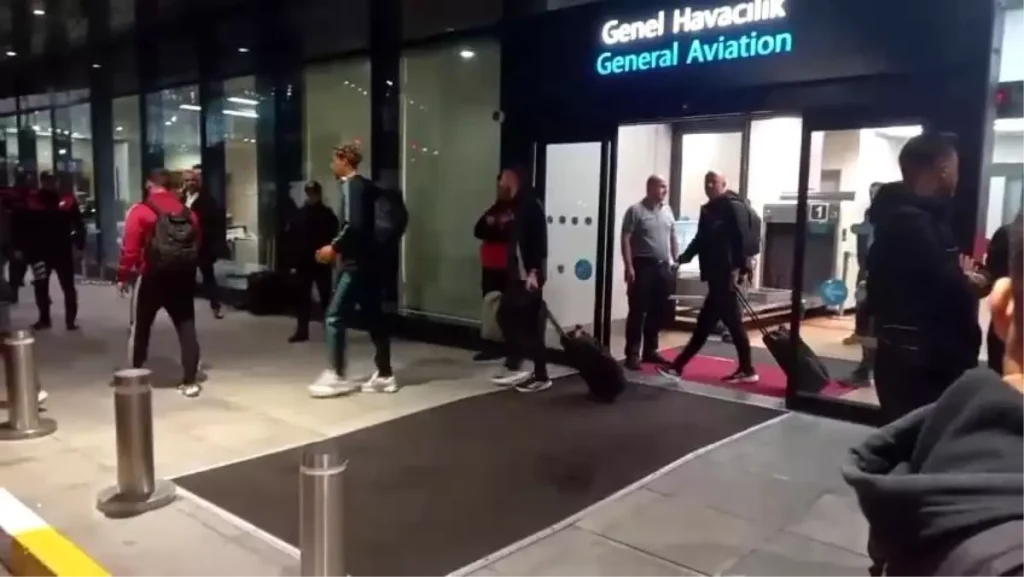 Liverpool, Galatasaray Maçı İçin İstanbul’a Geldi