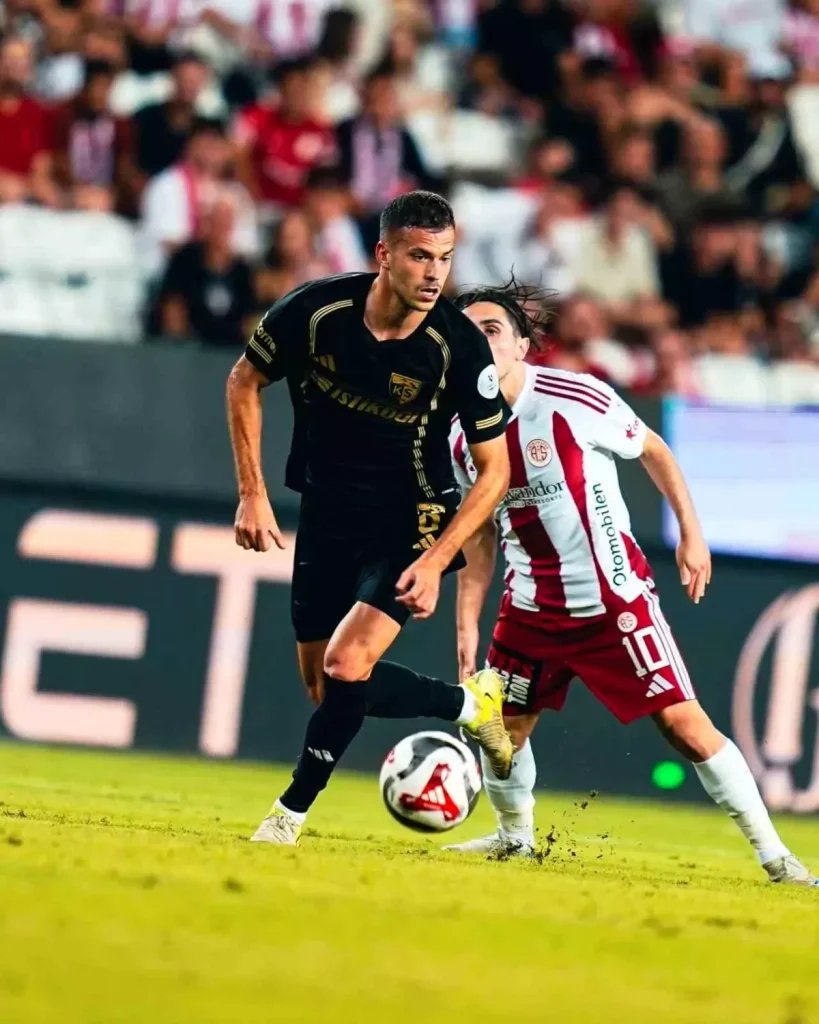 Bénes, Antalyaspor’a Karşı İkinci Golünü Attı