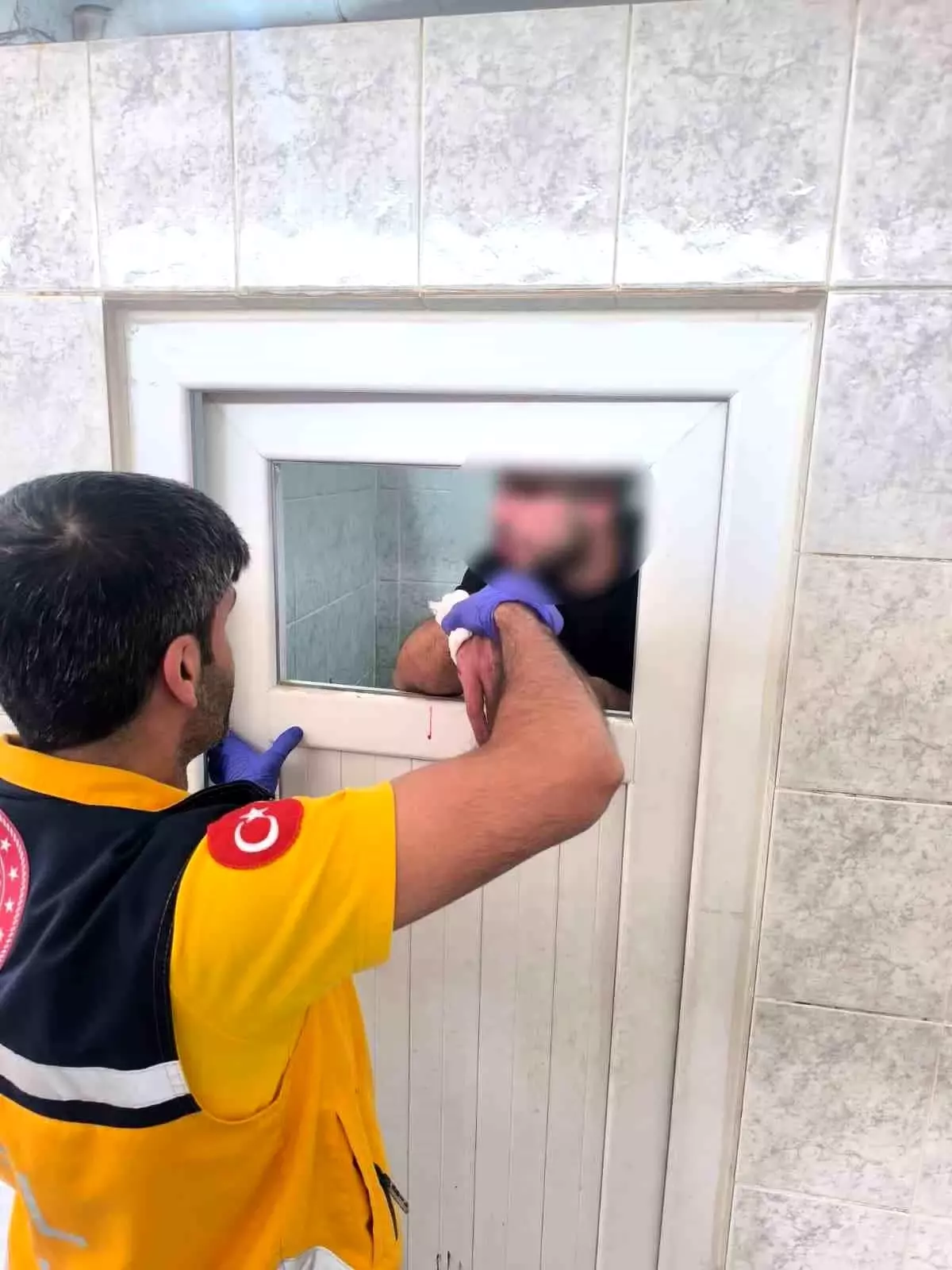 Korku Dolu Anlar: Cami Tuvaletinde Madde Krizi