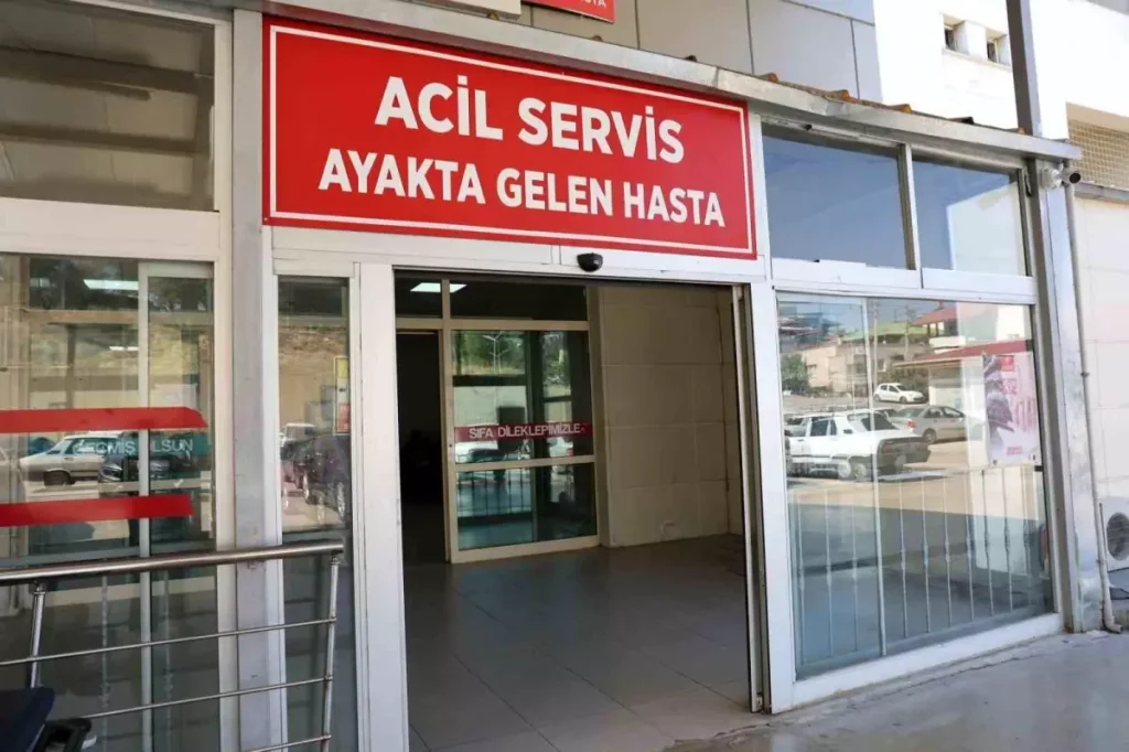 Halı Saha Maçında Taşlı Sopalı Kavga: 2 Yaralı
