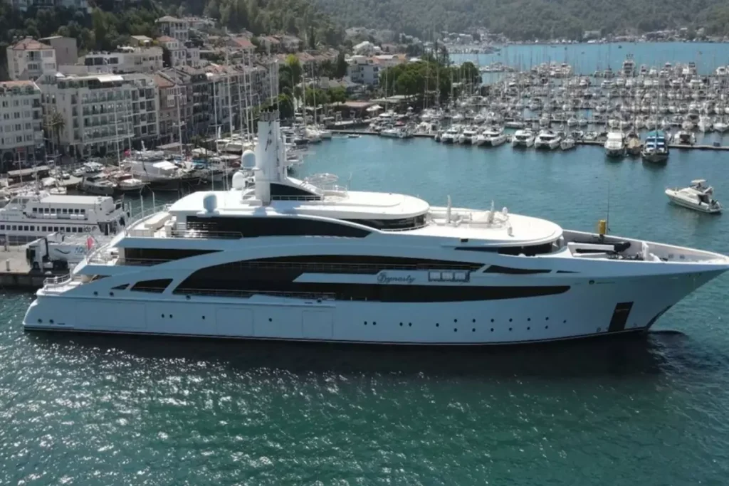 Mega Yat Fethiye’de: 1 Milyon Liralık Kumanya