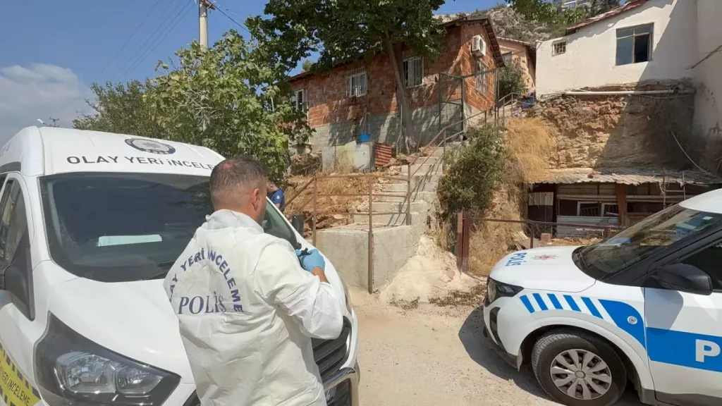 69 Yaşındaki Adam Merdivenden Düşerek Öldü